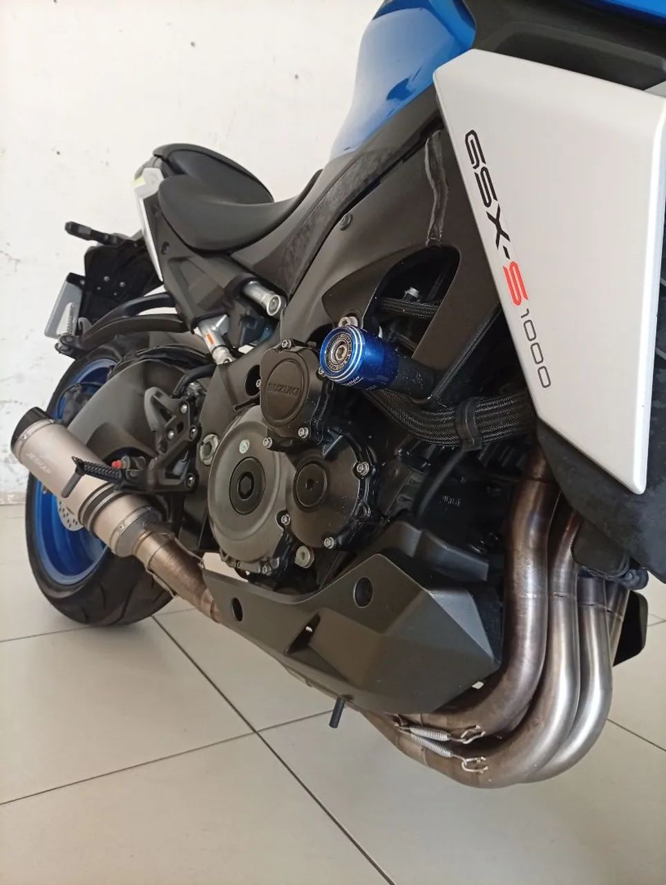 SUZUKI GSX-S1000 (EXTRA 2024) - Foto 5