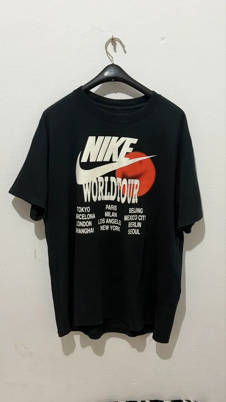 Camiseta Nike World Tour 