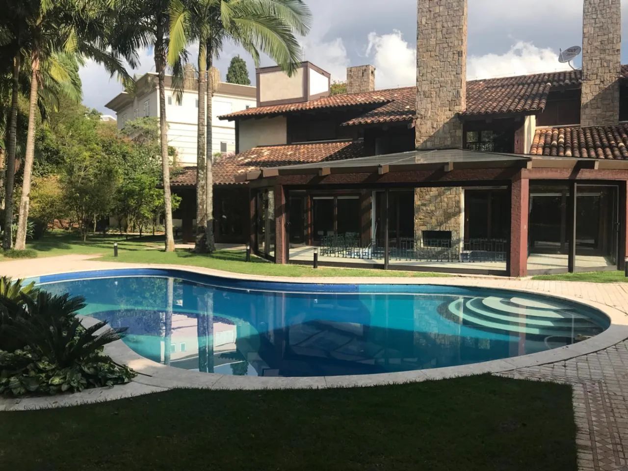 Casa para venda em Alphaville com 5 quartos, sendo 5 suítes, 907m²