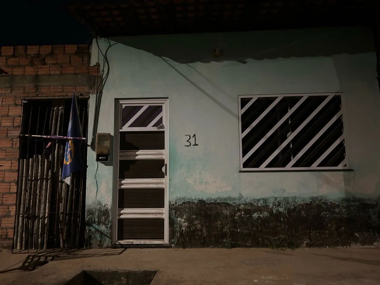 Vendo uma casa 