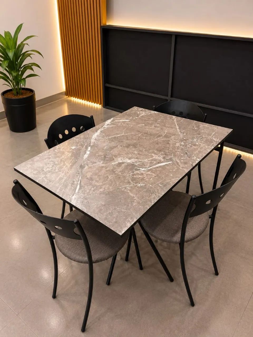 Mesas com 4 cadeiras R$799,00 - Foto 2