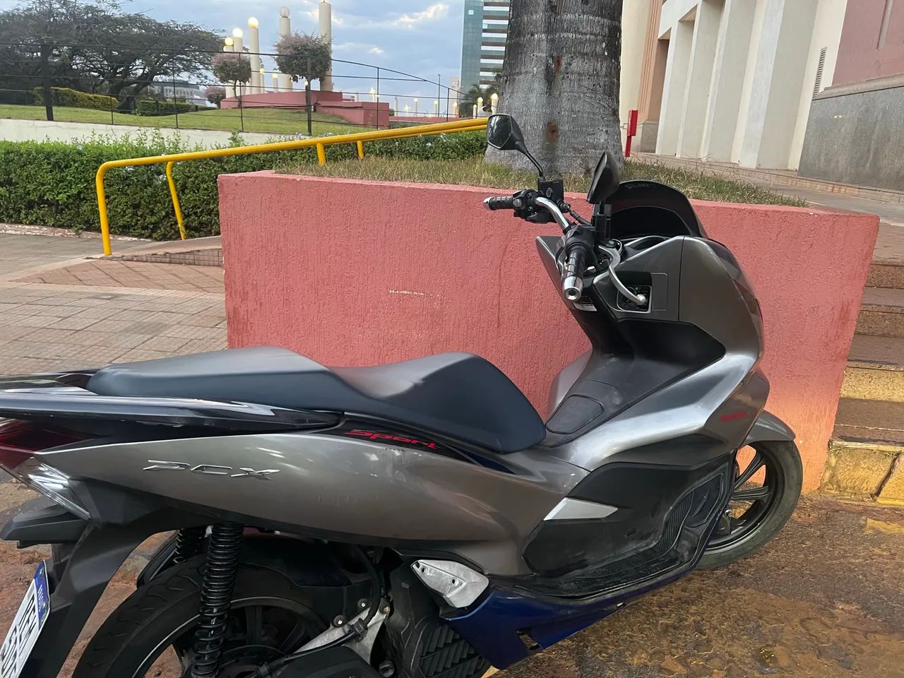 HONDA PCX Sport 2021- ACEITO TROCA POR CARRO - Foto 4