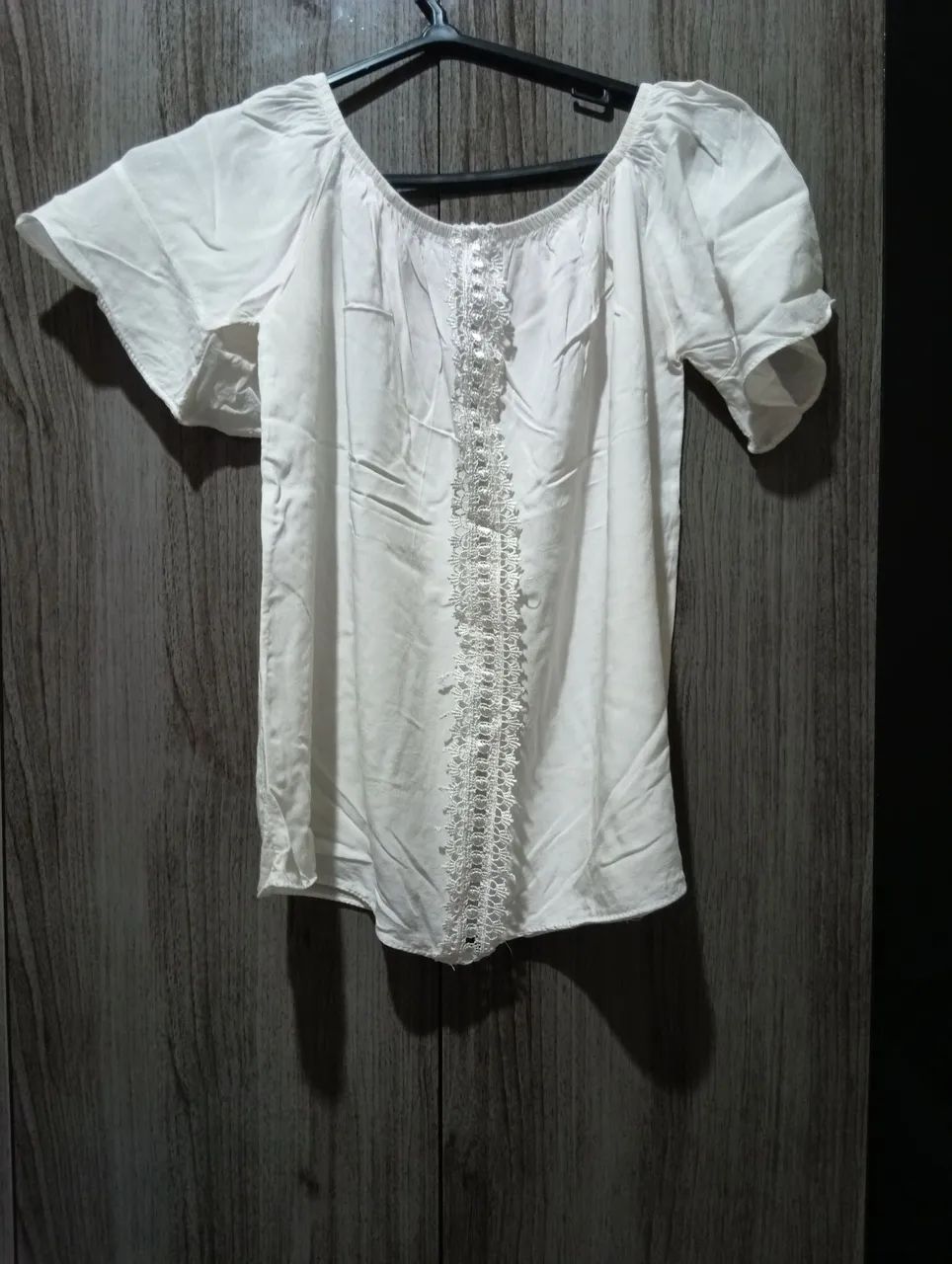 Blusinha branca pro dia dia M  - Foto 4