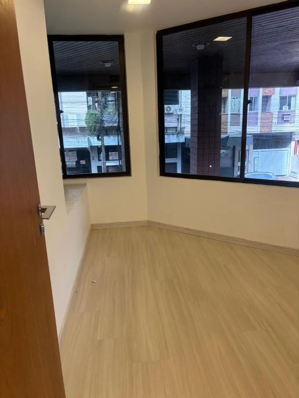 Sala Centro Santa Maria com 25m2 - Foto 2