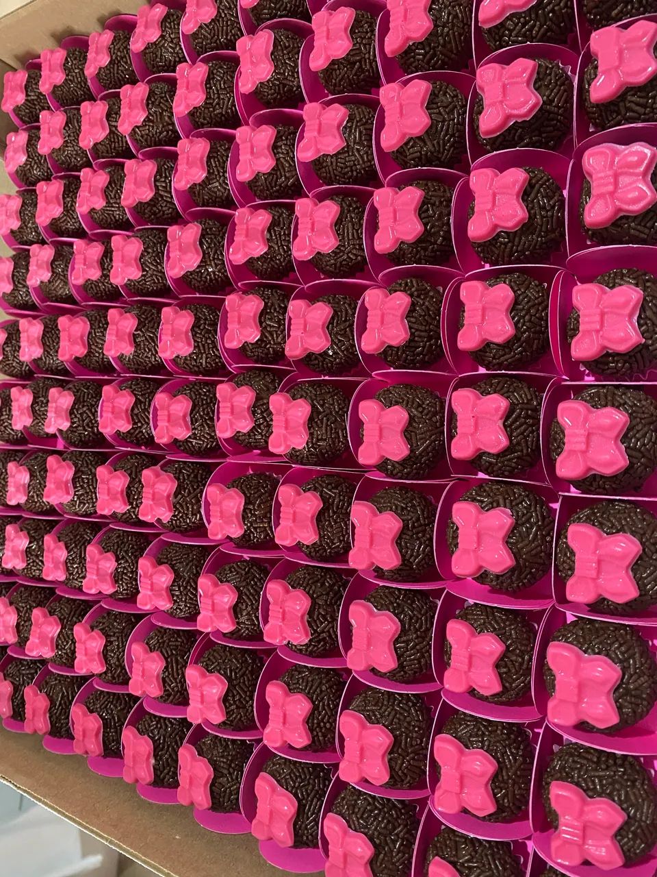 Brigadeiro com laços  - Foto 2