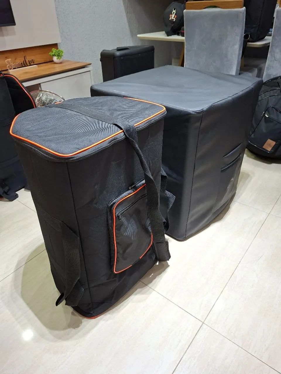 JBL EON 718S + 2JBL EON 715 - BIVOLT - Foto 3