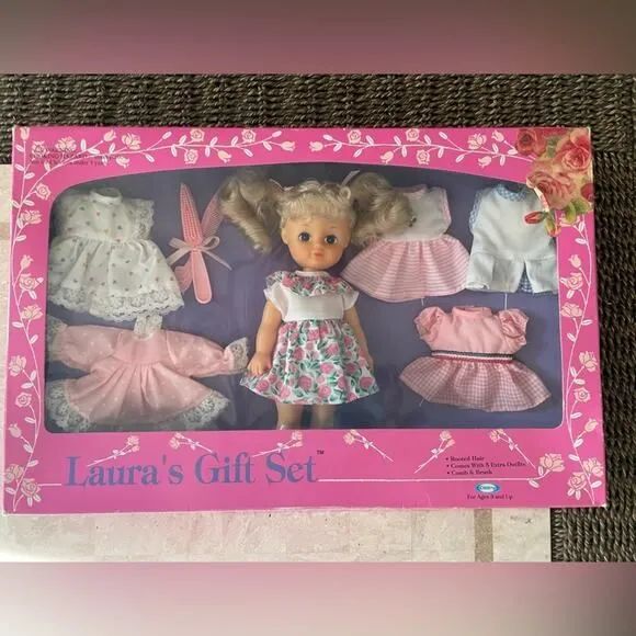 Boneca bebê Laura's Gift set 1990  - Foto 5