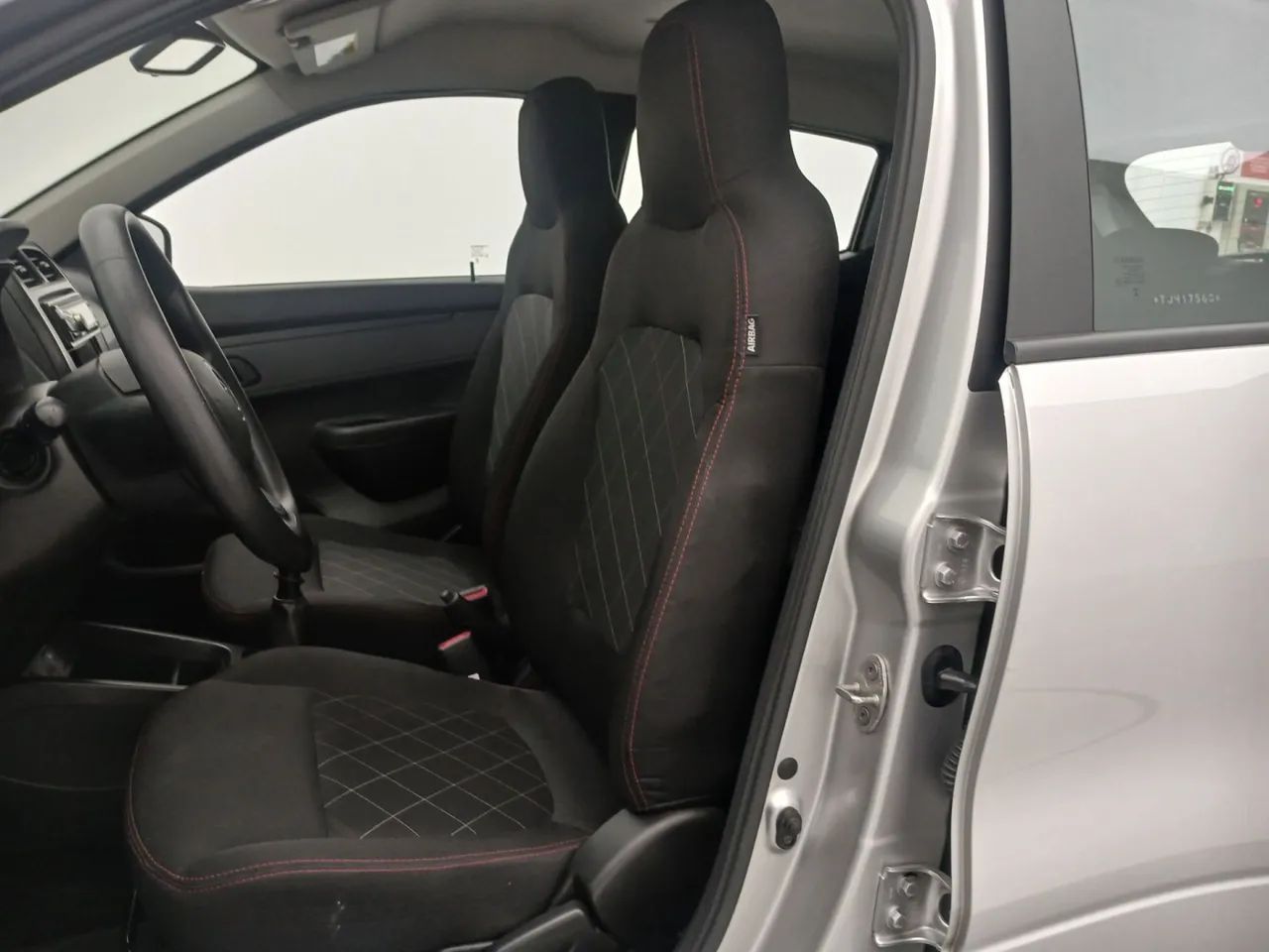 Renault Kwid 1.0 Zen, foto 16 de 18