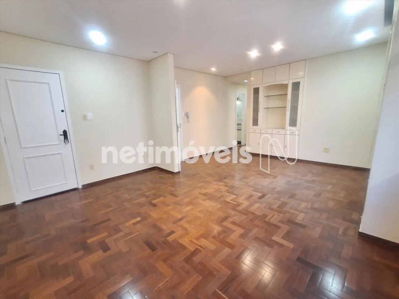Apartamento no Coração Eucarístico, com 100 m²; de área, 3 quartos, 1 suíte, 3 banheiros e - Foto 2