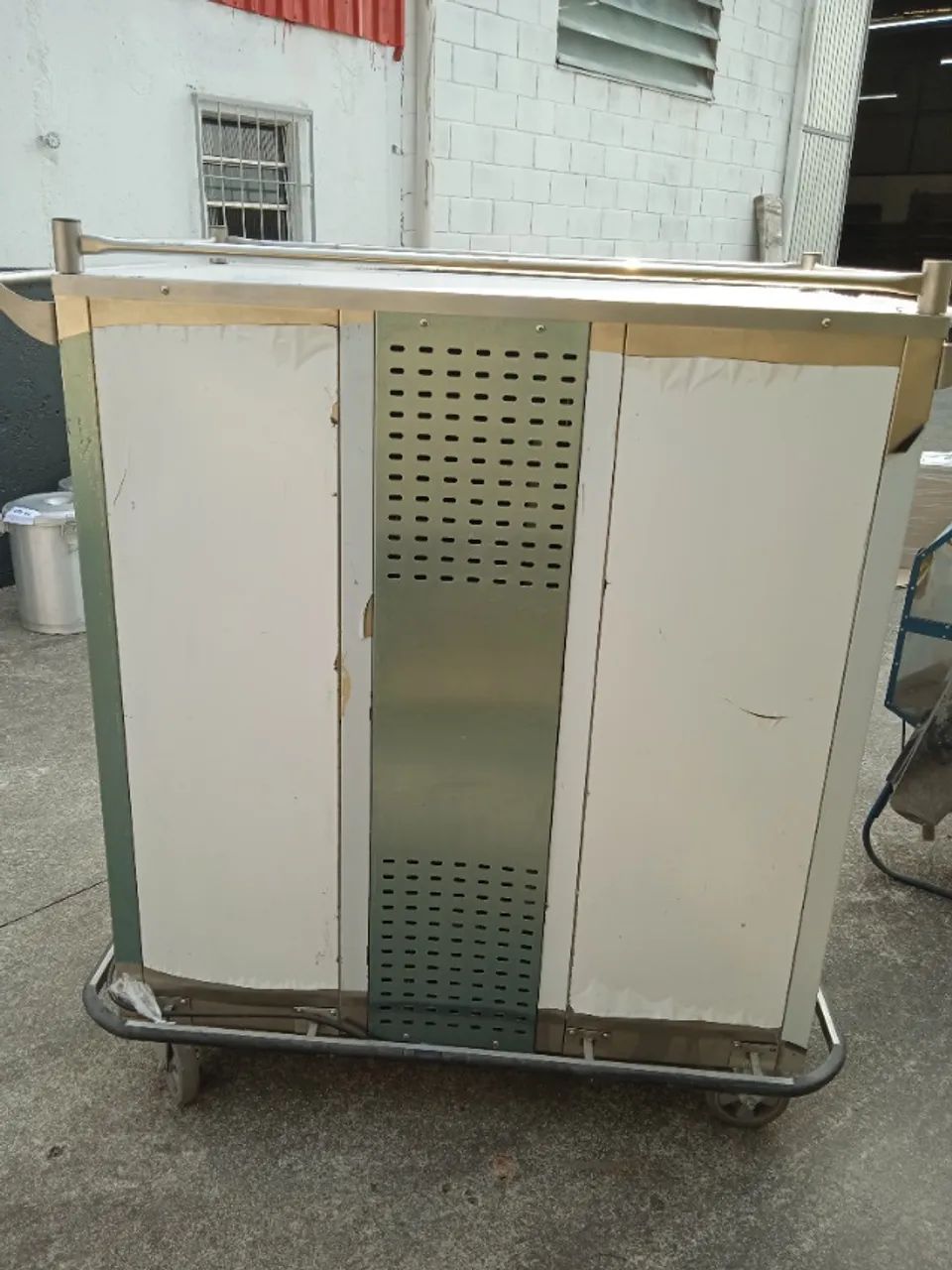 Carro Térmico Refrigerado para 14 GNS - Foto 3