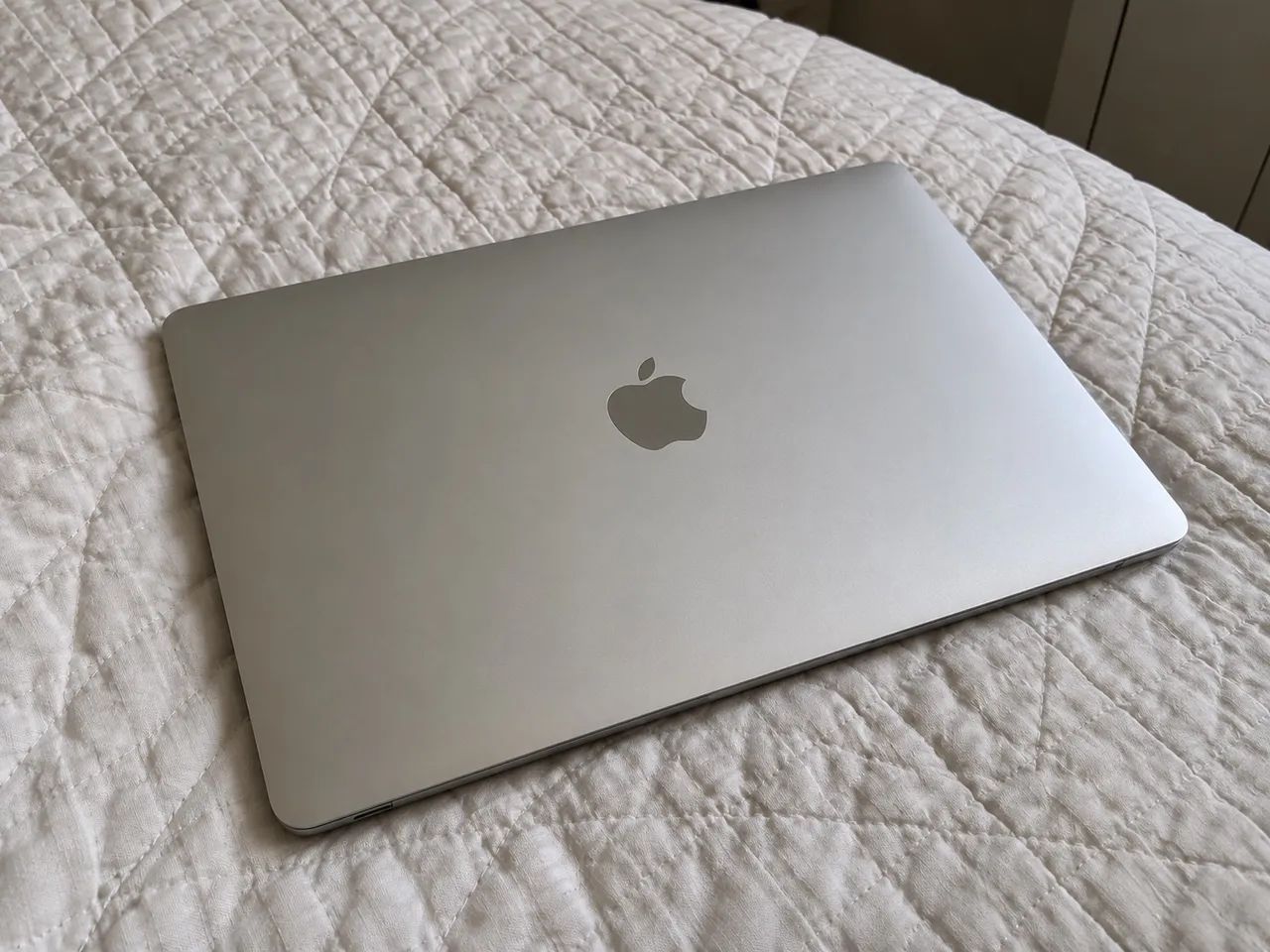 MacBook Air 13 M5 16GB 512GB Silver | Bateria 100% | 36 Ciclos