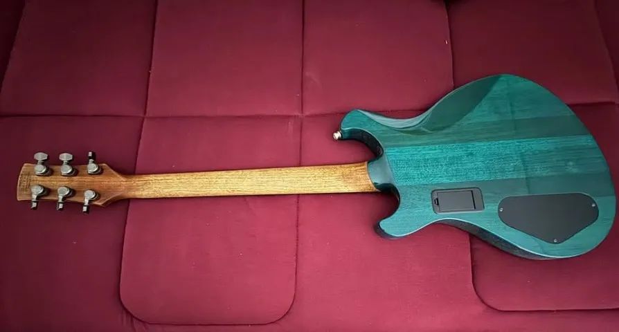 Guitarra Charvel Desolation DC-1 EMG 81-85 - Instrumentos musicais