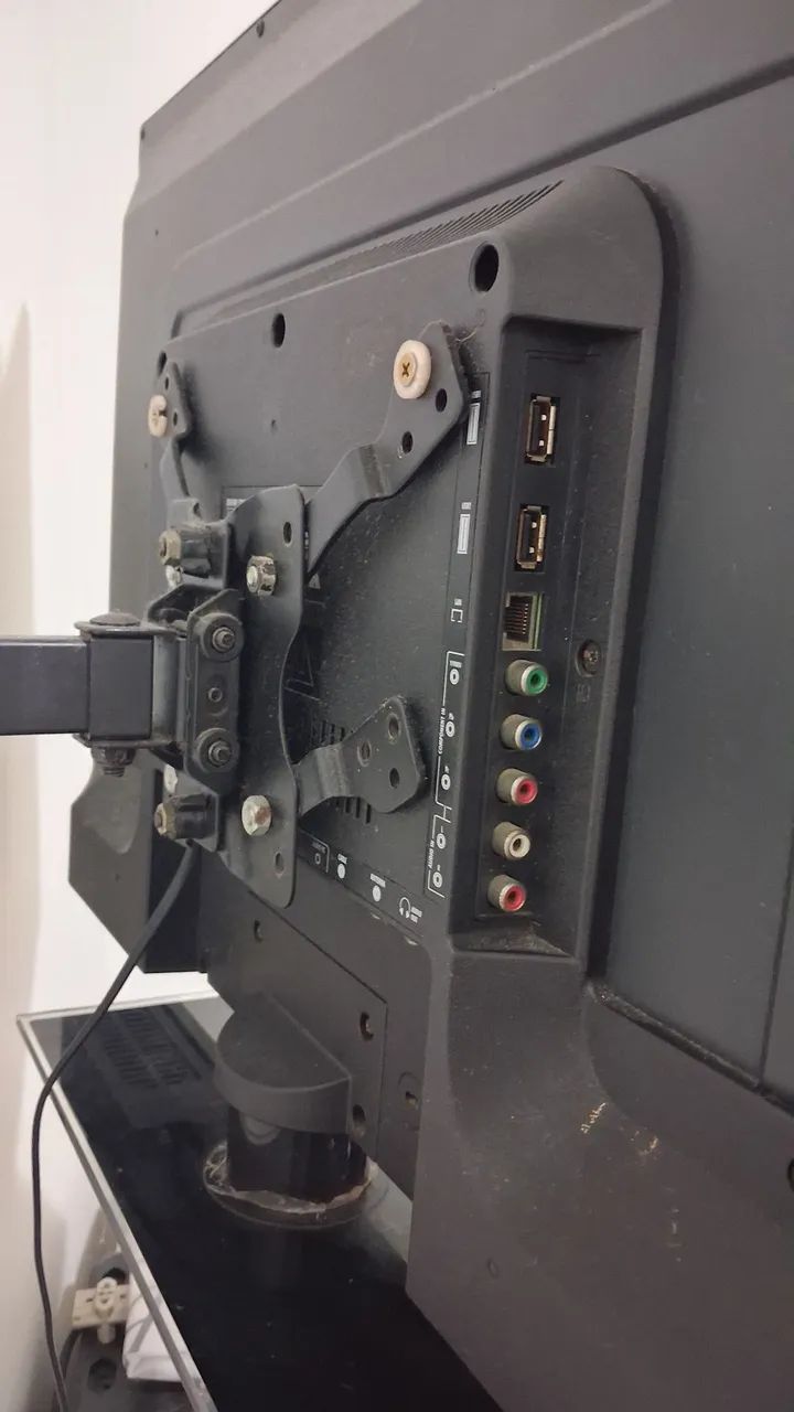 Vendo tv semp Led ( nao é smart) com defeito - Foto 2