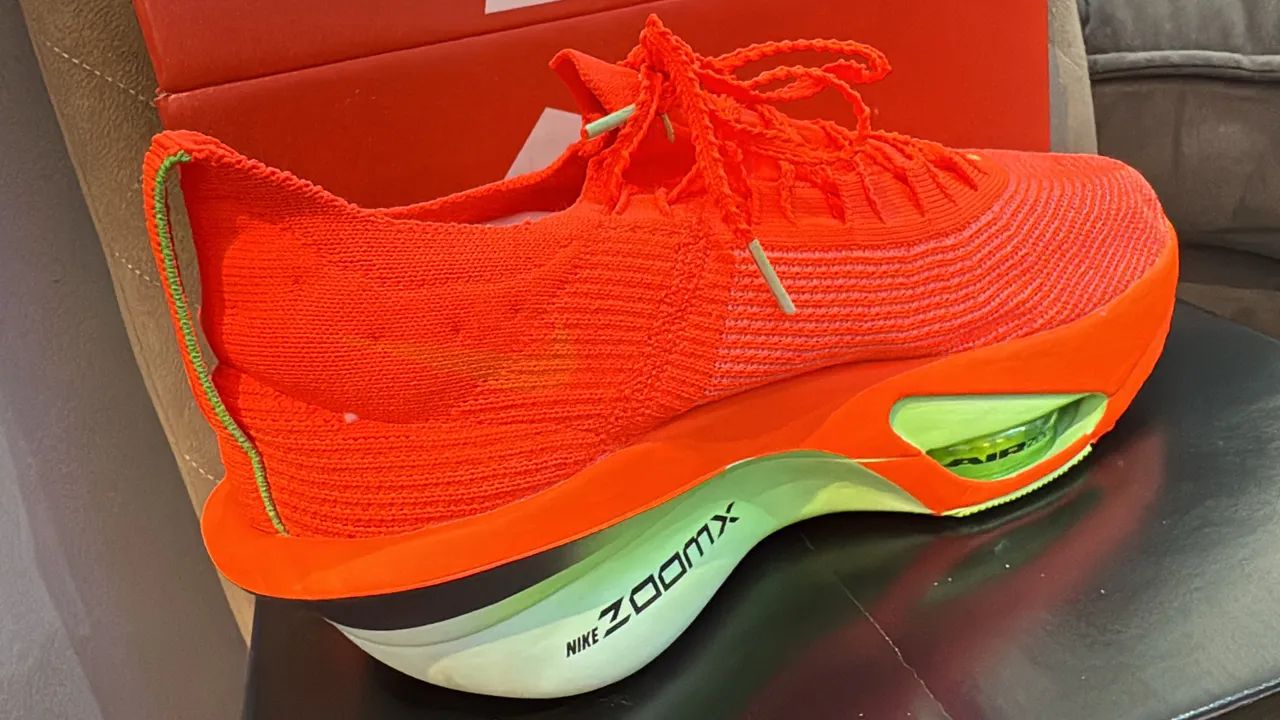 Tênis Nike modelo alpha flay3 top de tênis com placa de carbono incrível lançamento  - Foto 3