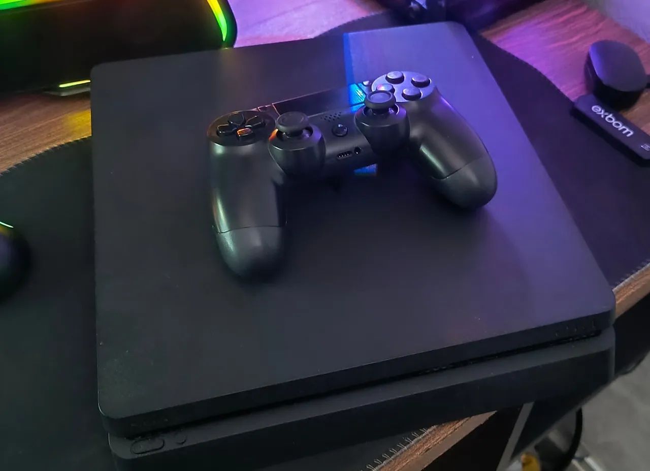 PS4 pouco usado 