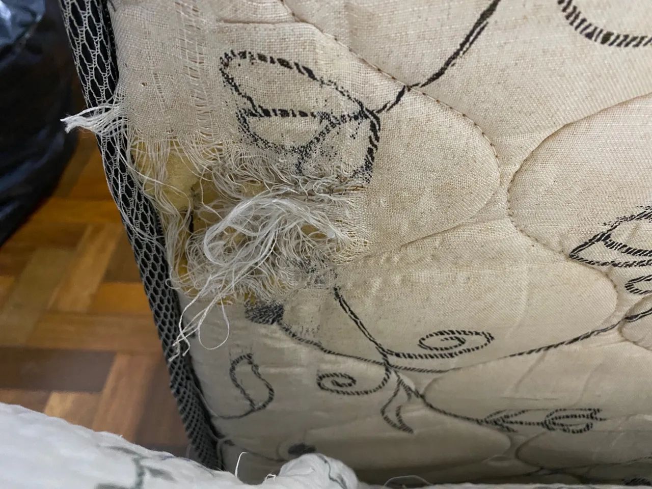 Doação cama solteiro base box + colchão - Foto 2