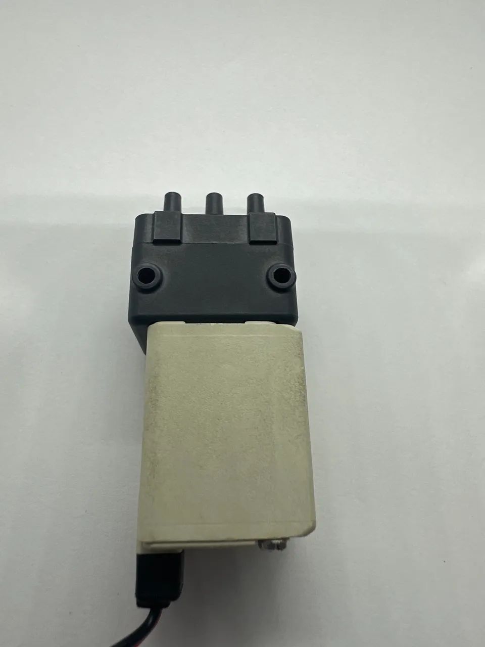 Válvula solenoide SMC LVMK202-6J - Foto 2