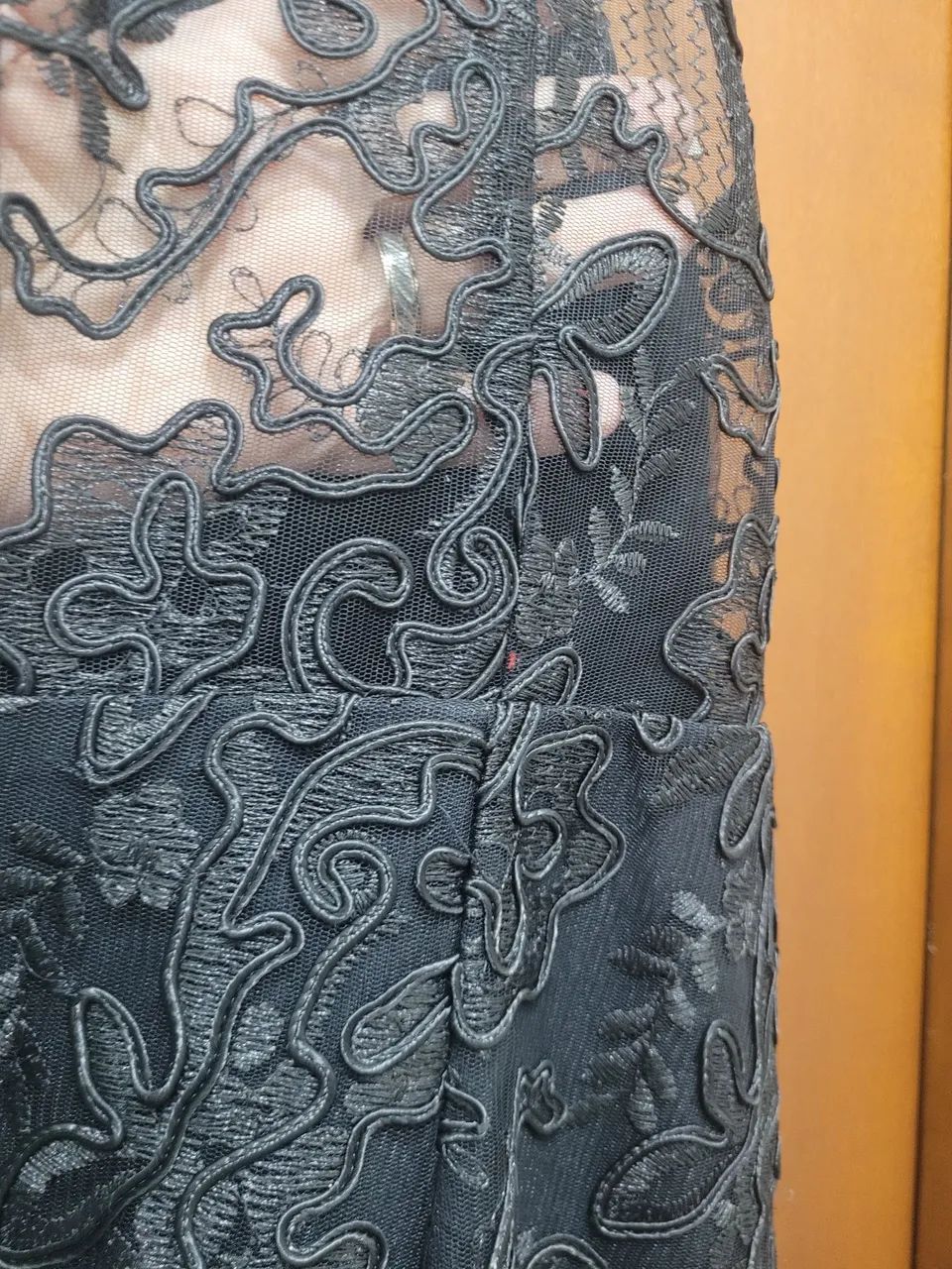 Vestido festa preto com renda - Foto 4
