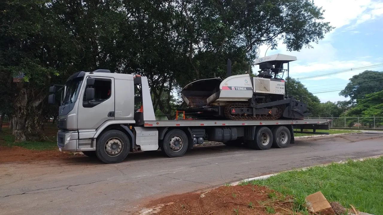 Caminhão plataforma guincho , transporte de caminhões e máquinas plataforma 11 metros  - Foto 6