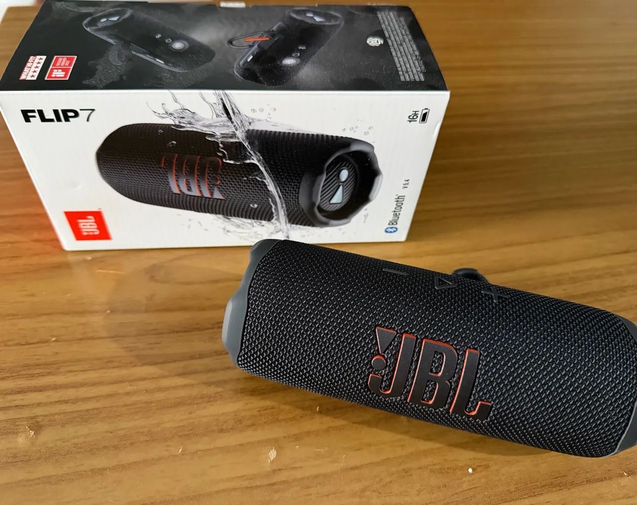 ? JBL FLIP 7 - IMPECÁVEL + CASE DE SILICONE COM ALÇA! ? - Foto 2