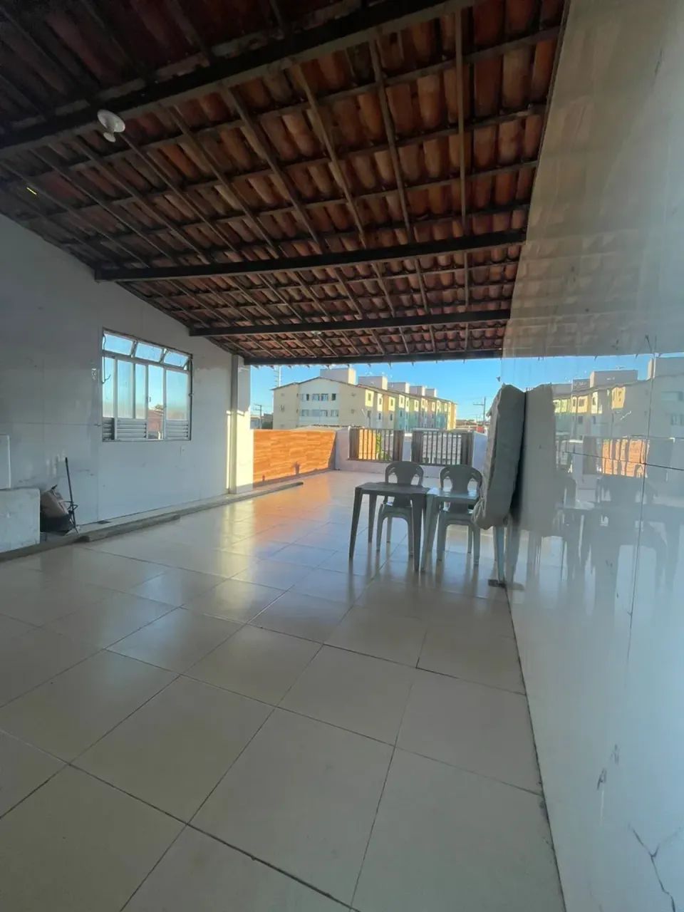 alugo casa de andar com 2/4 no Maria do Carmo