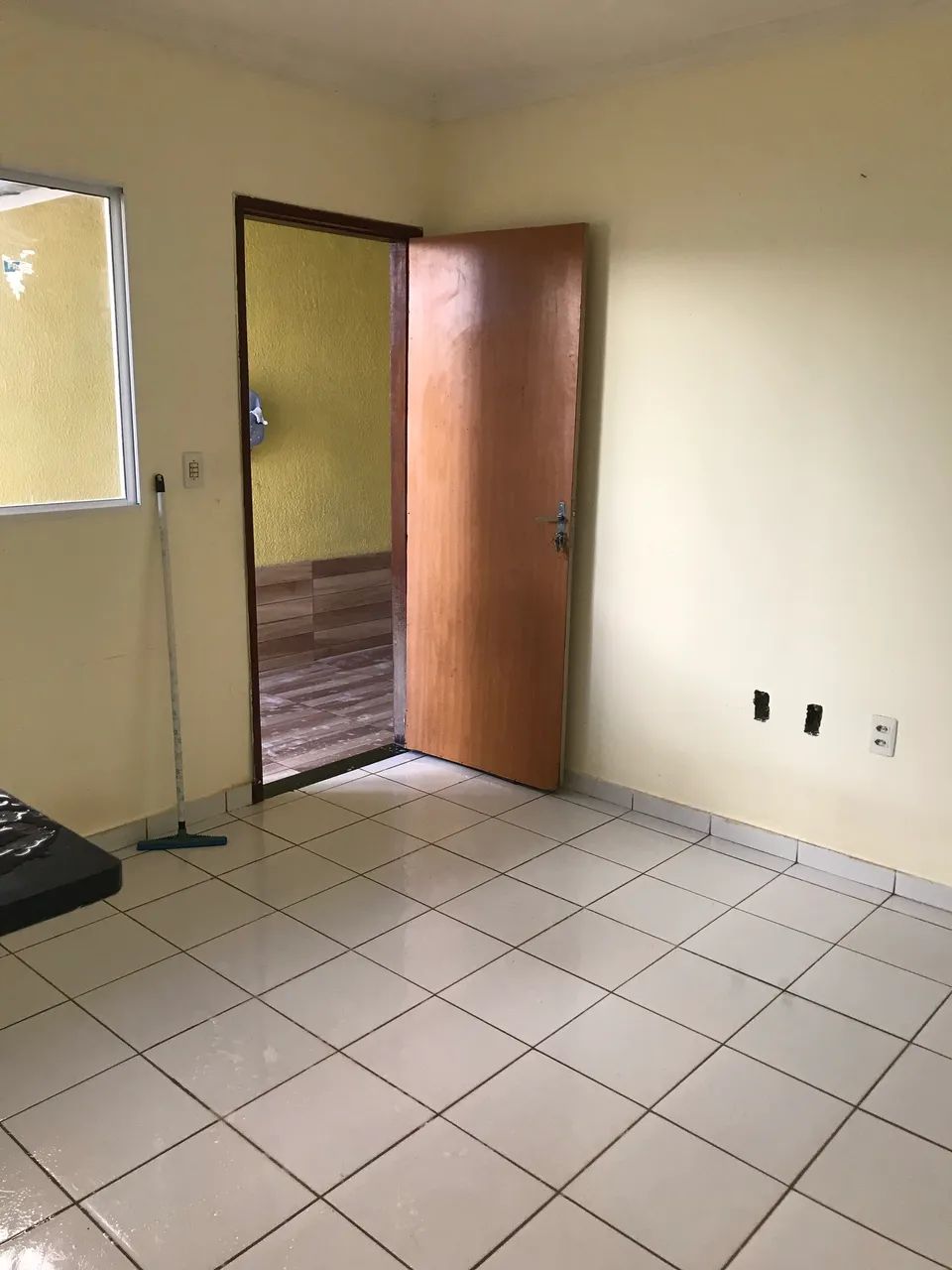 Alugo casa em Munbaba