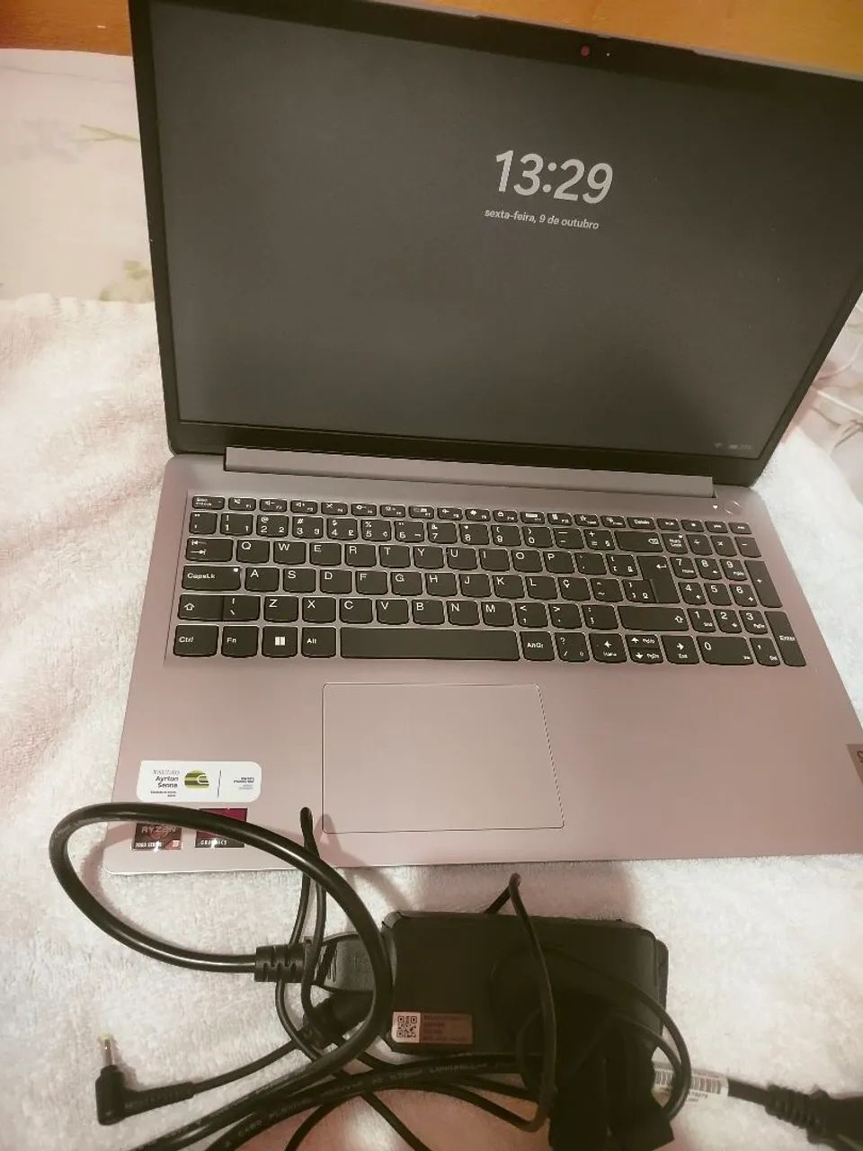Vendo notebook Lenovo  - Foto 2