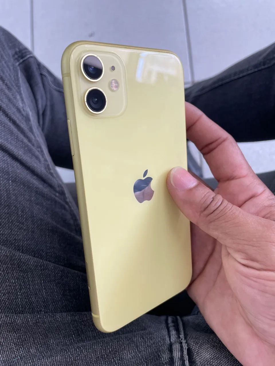 iPhone 11 conservado 64 - Foto 2