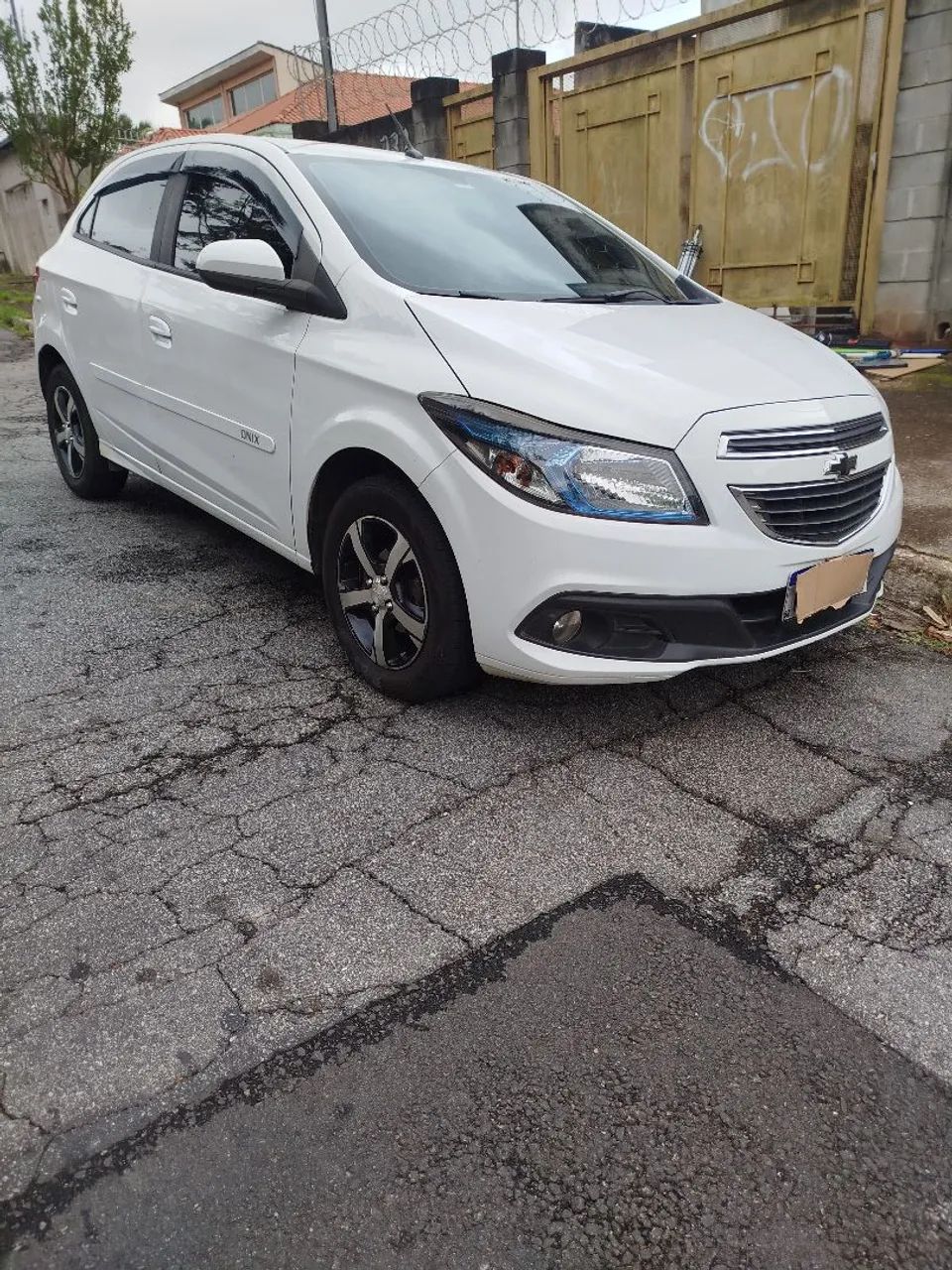 Chevrolet Onix ONIX HATCH LT 1.4 8V FlexPower 5p Mec. 2016