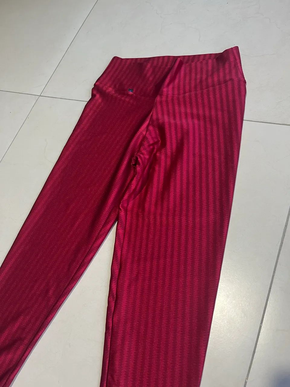 Calça legging de academia 3d NOVA vermelha - Foto 2