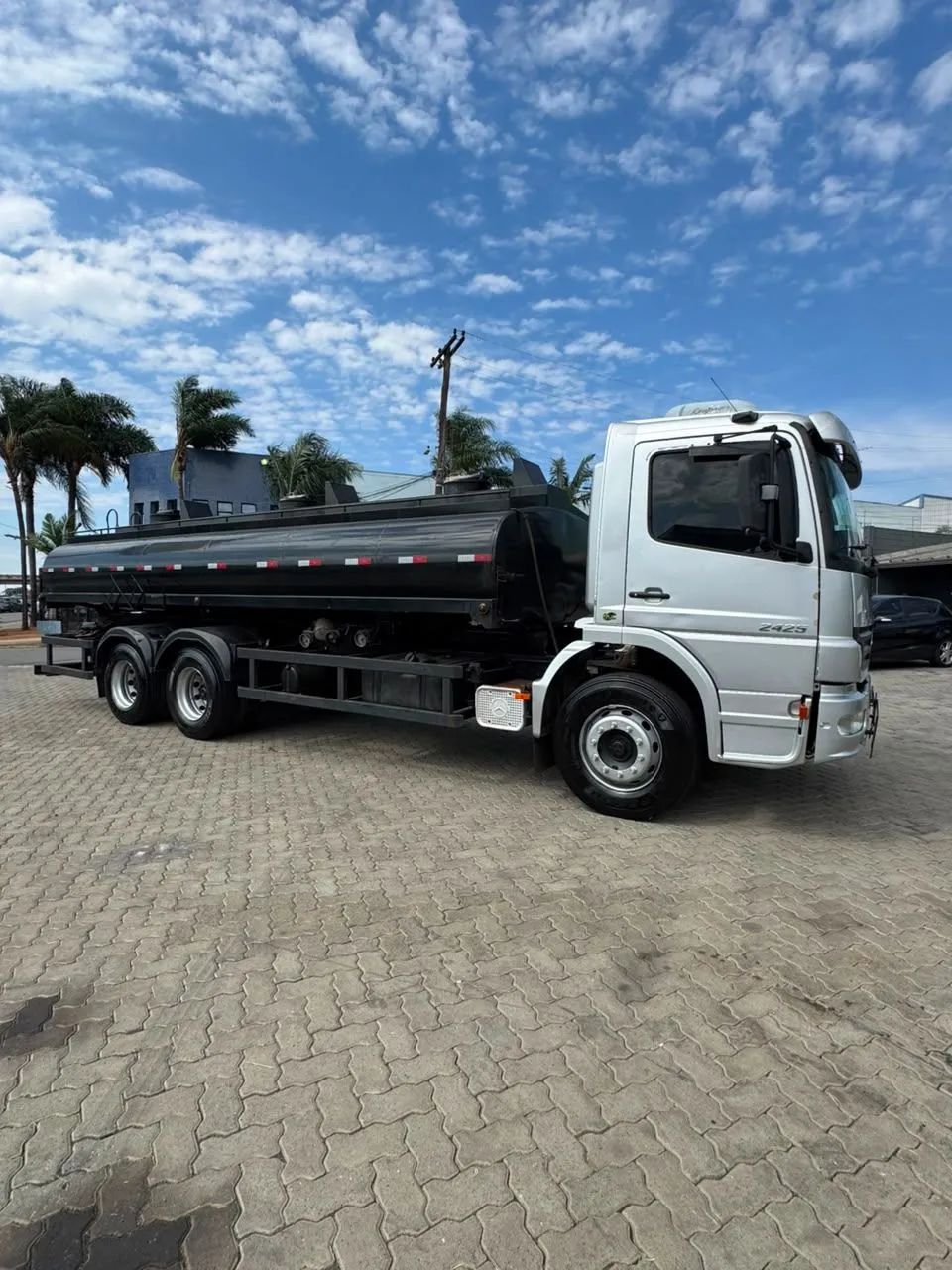 Atego 2425 3-Eixos 2p (diesel) - Foto 4