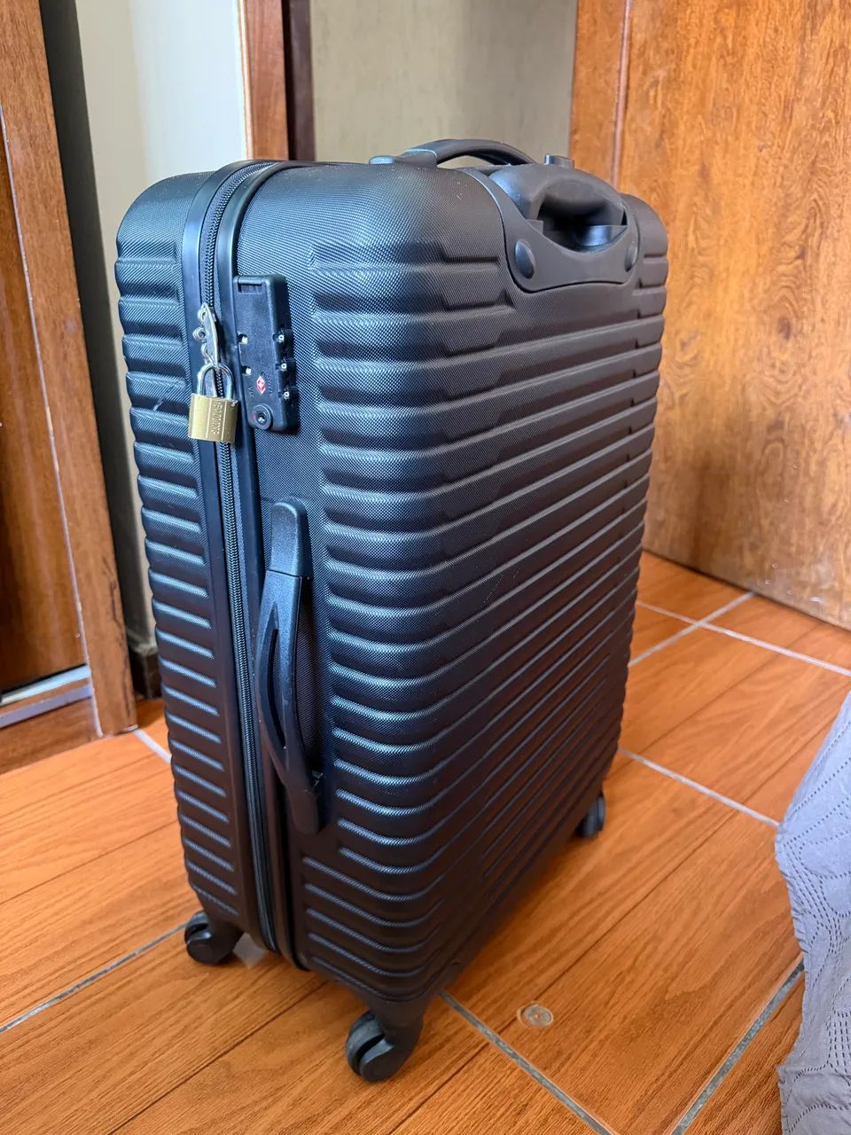 mala de viagem preta 23kg com rodinhas