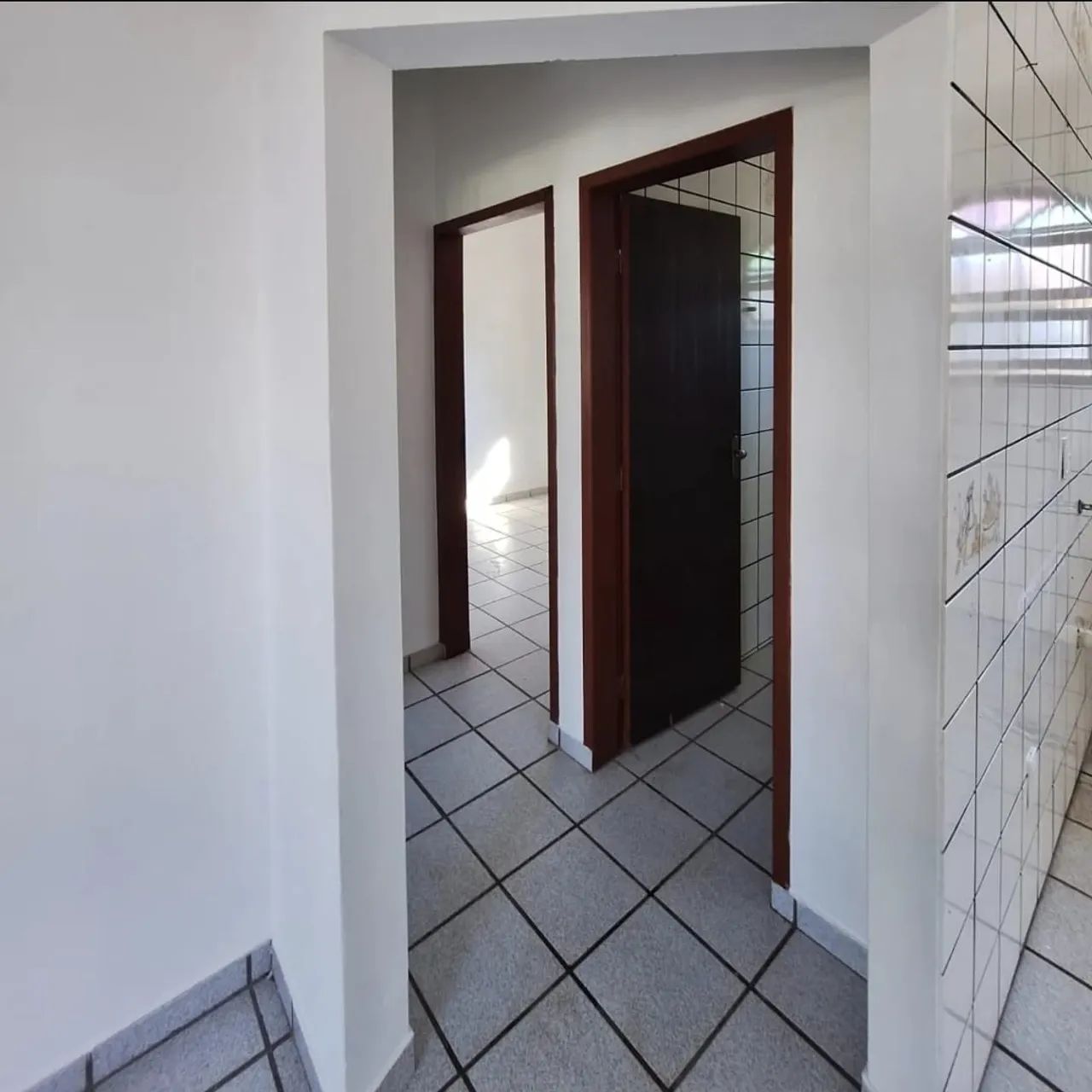 Alugo apartamento 2 dormitórios - 100m mar - Foto 3