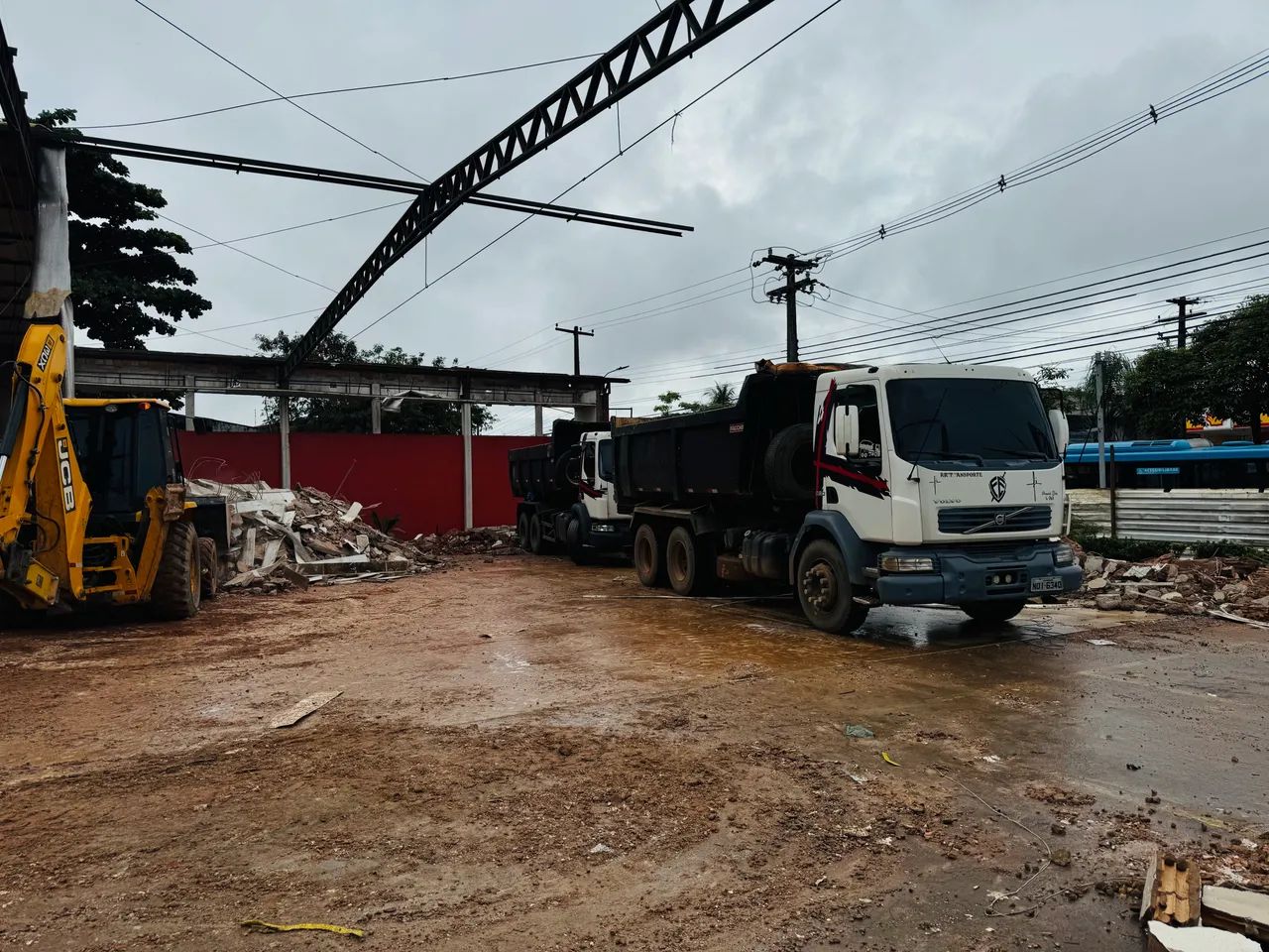 Aluguel de máquinas e caminhões  - Foto 5