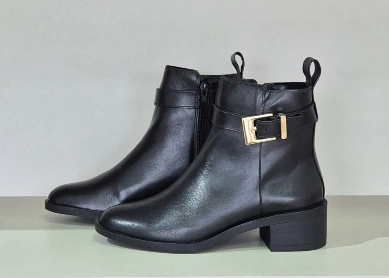 Bota couro Santa Lolla NOVA tam 39