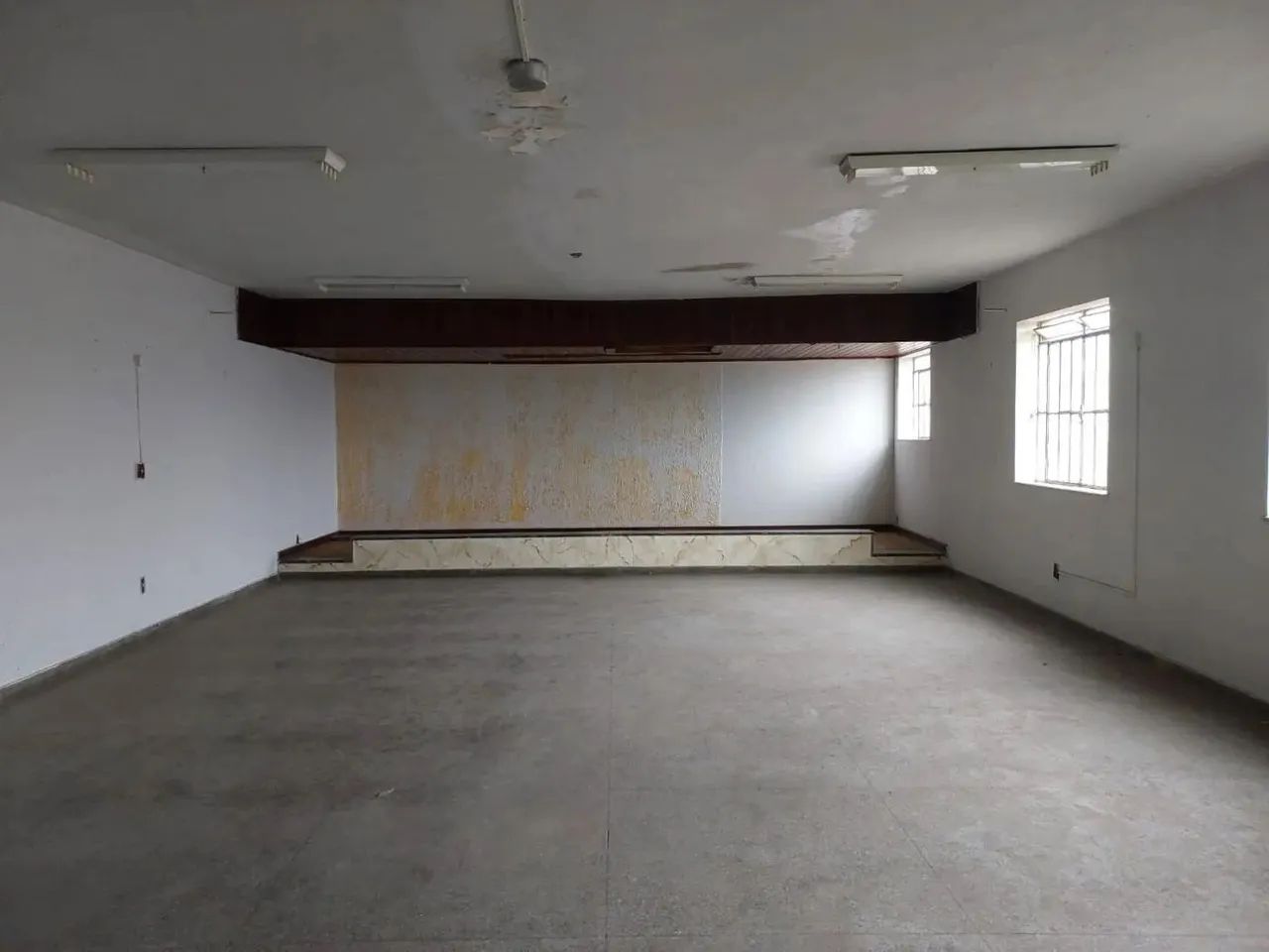 Sala Comercial para Venda em São Gonçalo, Mutuá, 1 dormitório, 2 banheiros - Foto 2