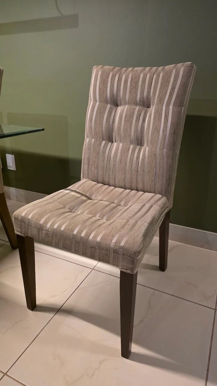 Mesa de Jantar 1,80m + 6 Cadeiras Estofadas | Excelente Estado - Foto 5