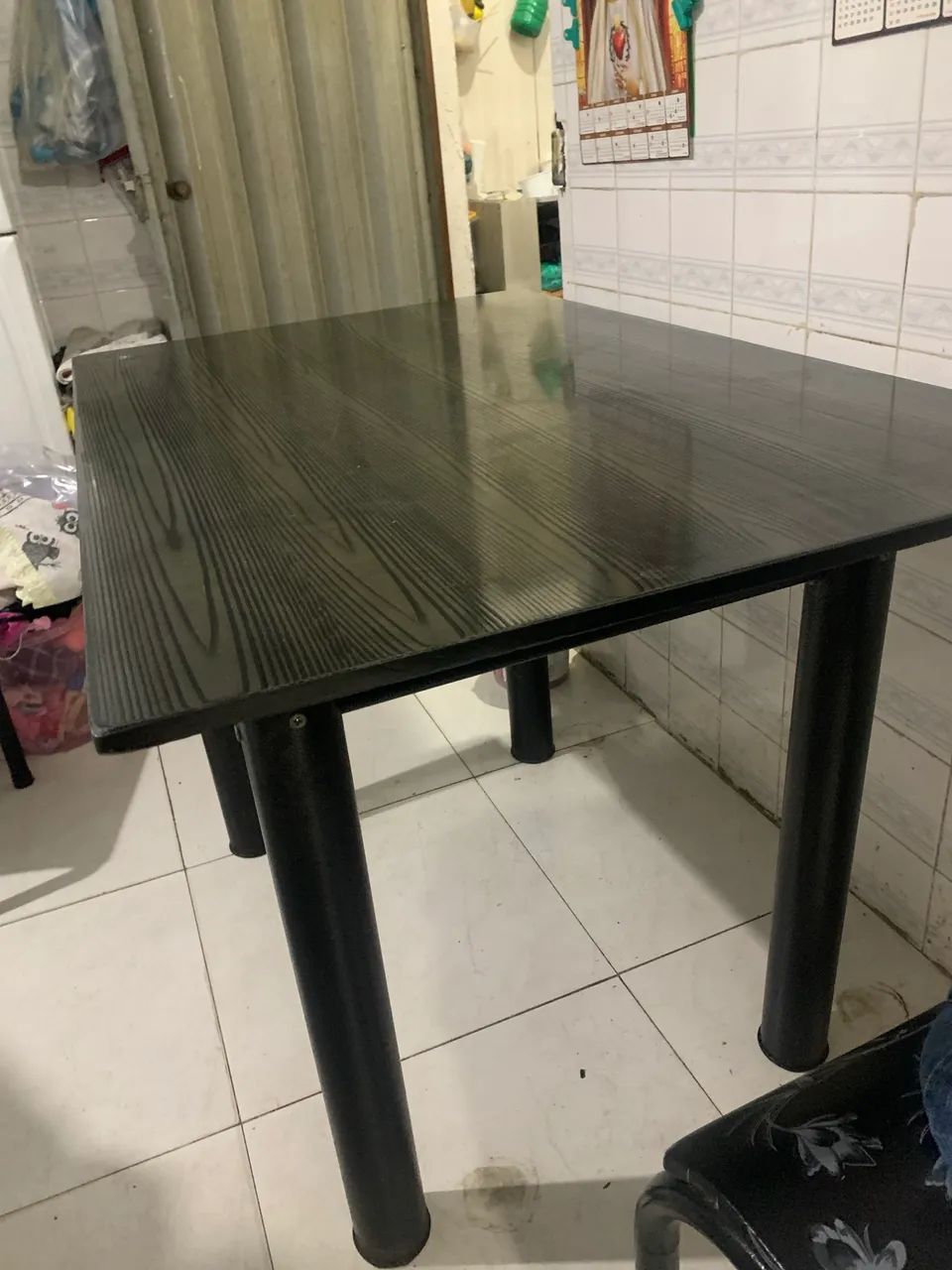 Mesa de mármore com 4 cadeiras  - Foto 4