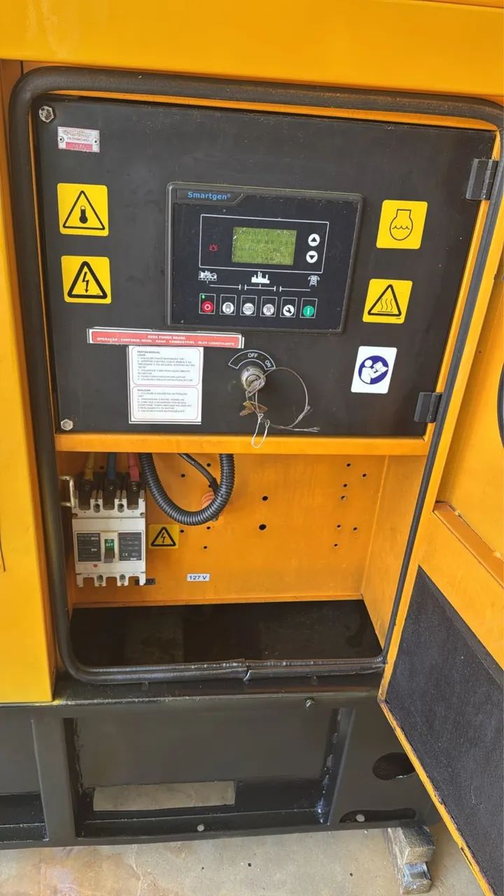 Gerador 50 kVA  Cummins trifásico 220 - Foto 3