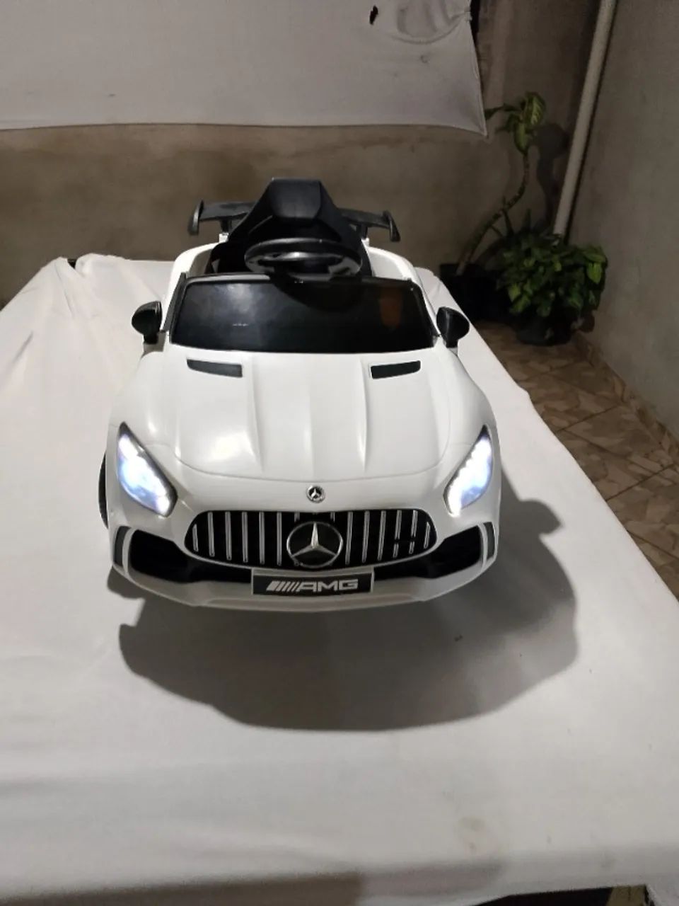 Carrinho elétrico Mercedes infantil 
