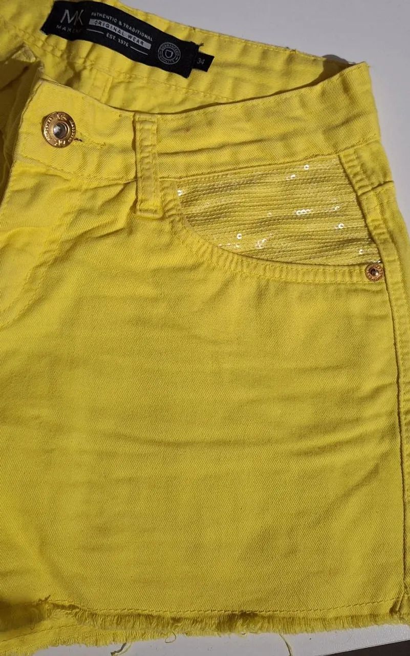 Short Amarelo com Paetê 