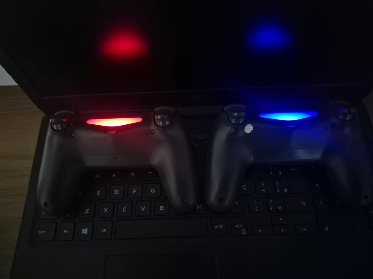 KIT DOIS CONTROLES DE PS4 - Foto 2