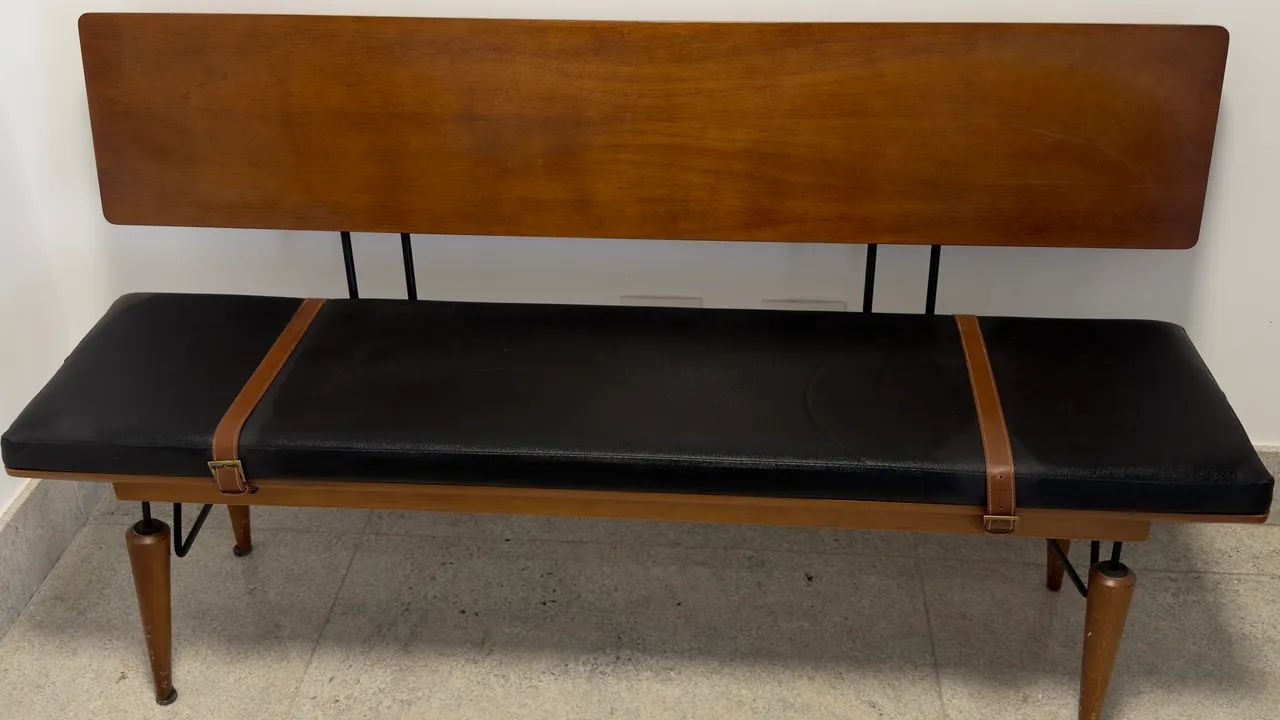 Banco com Encosto Kopec 151 cm - Natural com PU Preto