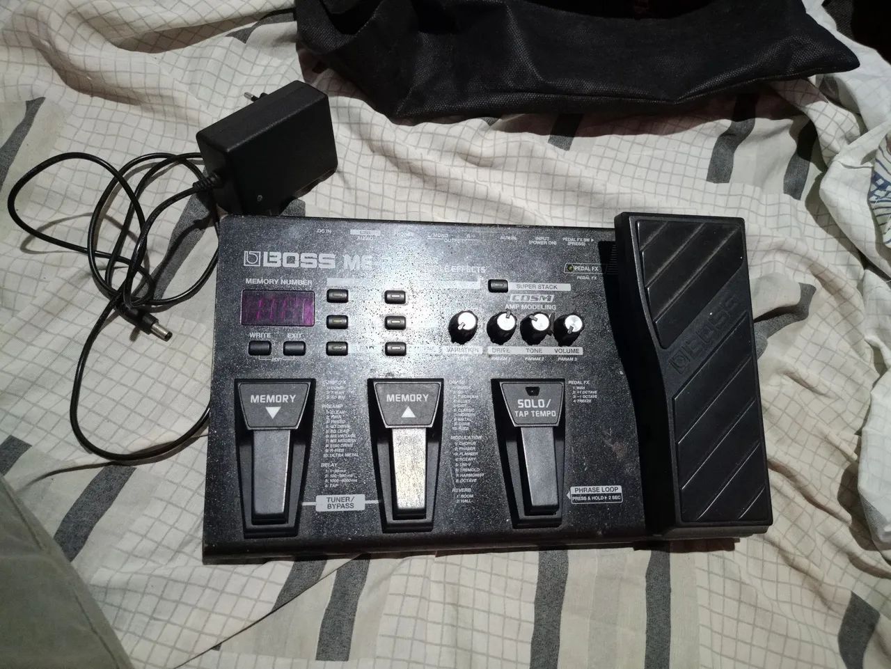 Pedaleira Boss me,25