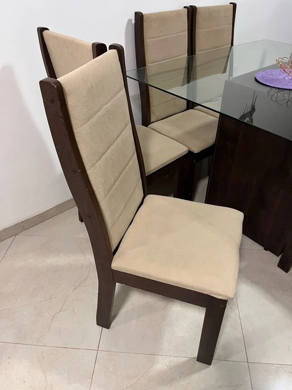 Vendo mesa com 8 cadeiras  - Foto 2