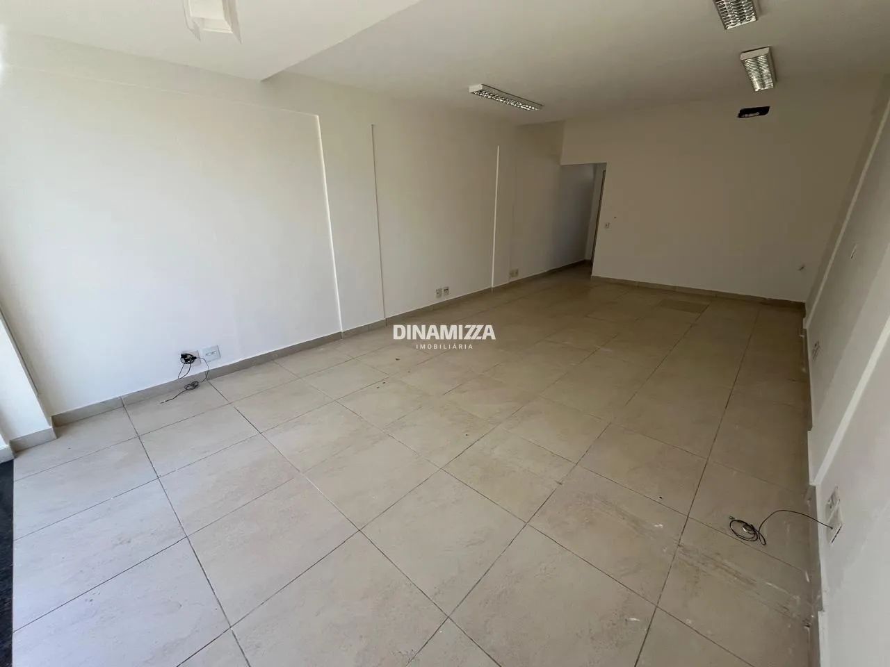 EXCELENTE LOJA COM LOCALIZAÇÃO PRIVILEGIADA, FÁCIL ACESSO AO CENTRO - Foto 2