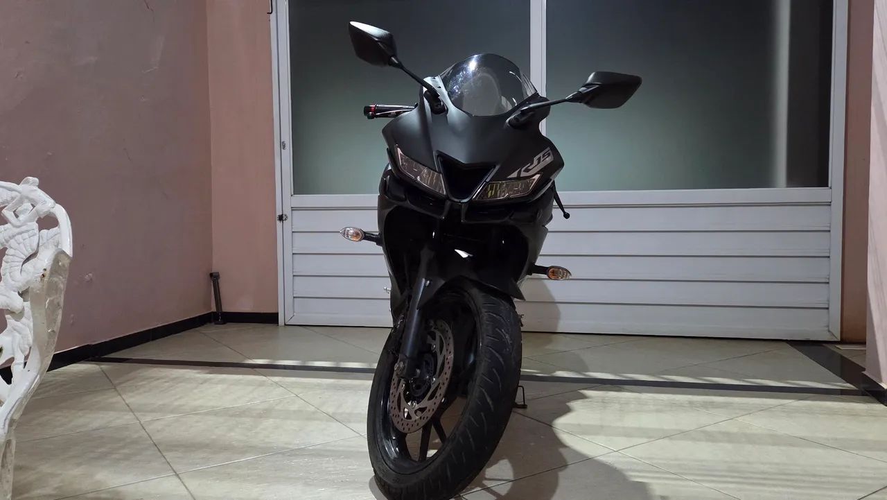 YAMAHA R15 2023/2024