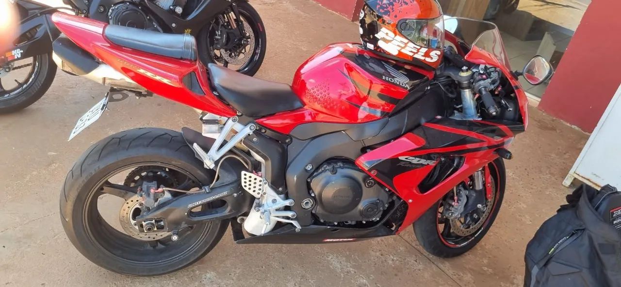 CBR 1000 RR Fireblade ? um avião, muito bem cuidada e com baixa quilometragem! ? - Foto 5