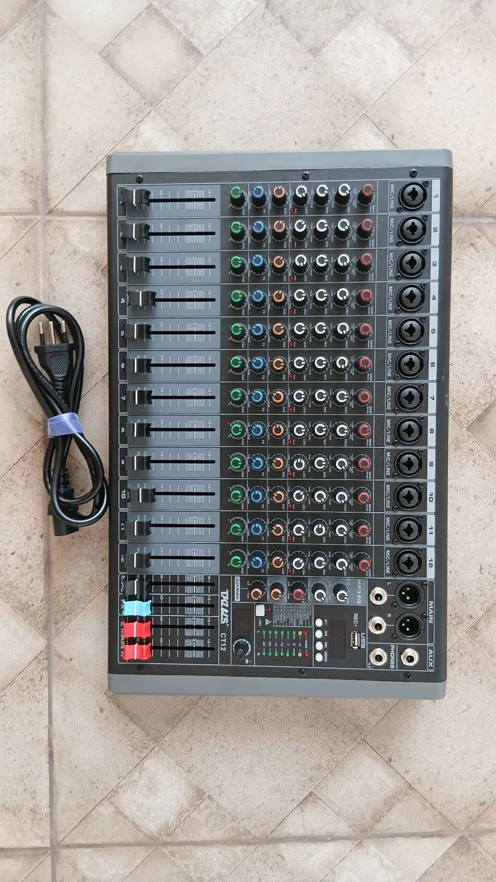 Mesa de som 12 canais