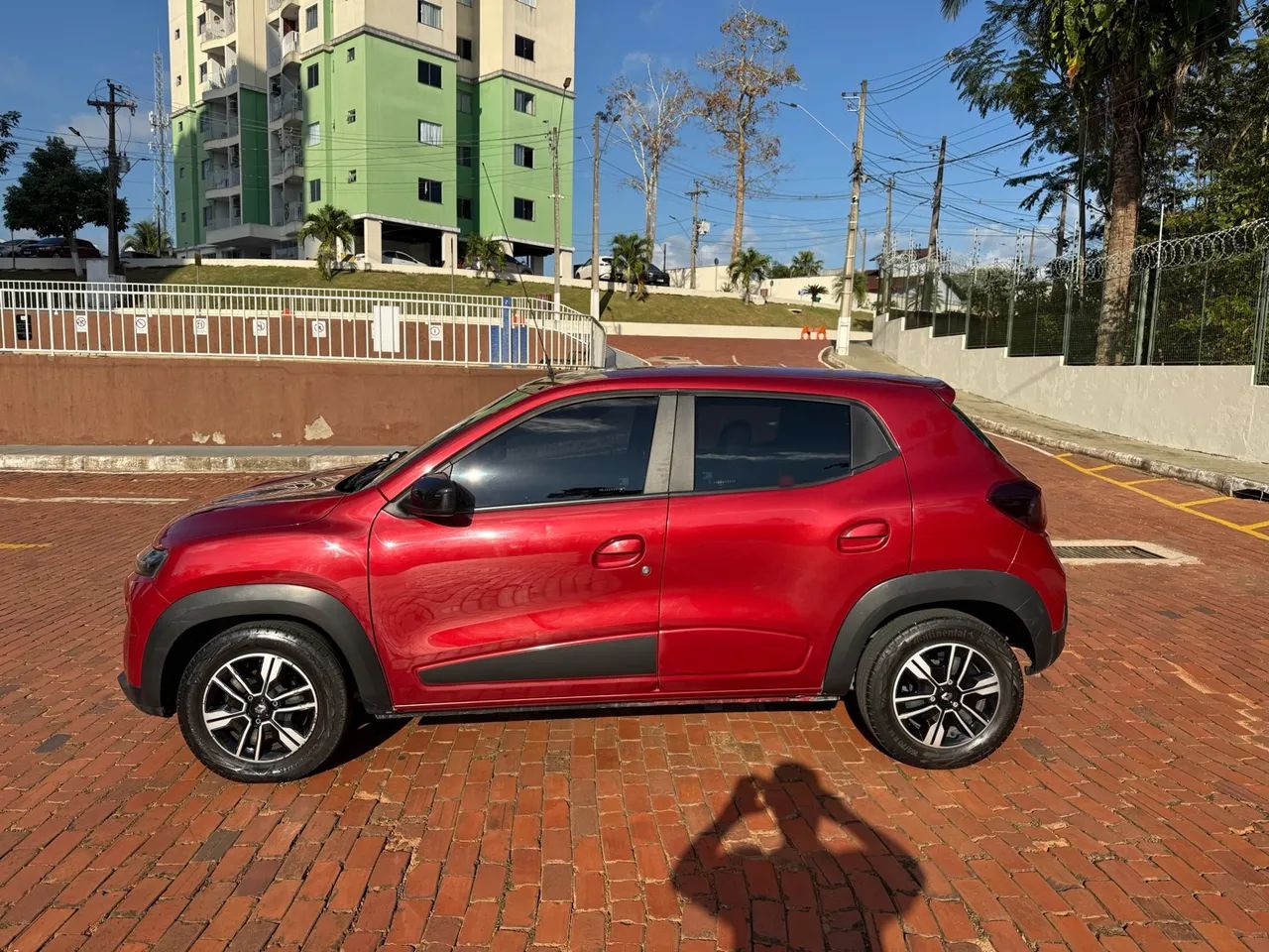Renault Kwid INTENSE 1.0 FLEX 12V 5P MEC. 2024